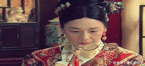 龙袍|慈禧穿龙袍问李鸿章：我穿着合身吗？李鸿章的回答透出智慧