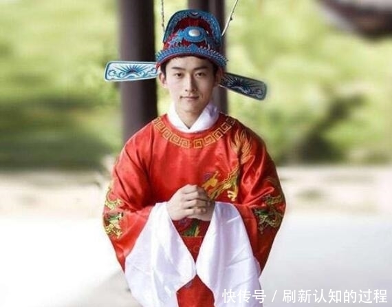 考生|殿试时乾隆皇帝出一上联,考生答不出,结果他被为状元