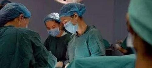 宝妈|生孩子遇到“逗比”医生是啥感觉?说话像说相声,产妇笑到忘记疼