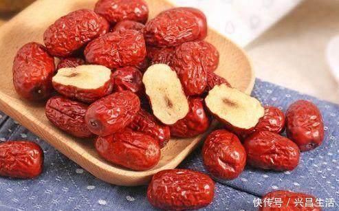 维生素b|红枣与它是“天生一对”连食7天,不仅气色好了,睡眠也改善了
