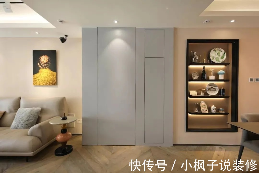 隐形门靠谱吗?过来人良心推荐:不占地且颜值翻倍|小小屋装修网| 私密性