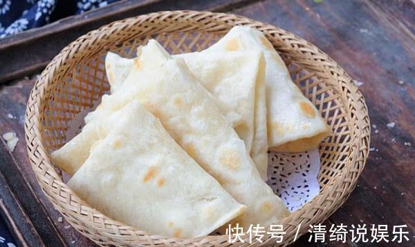 烙饼要暄软,用对水是关键,这样和面,凉了饼也特别软!