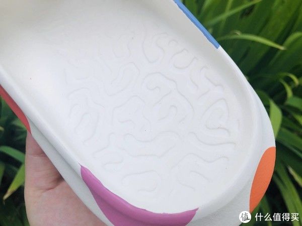 ev生活好物 篇二:咕咚运动舒缓拖鞋太适合运动后穿了,穿上,整个身心得到放松