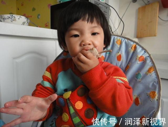 脾胃|劝告3岁前,4种食物不是疼孩子,是害孩子,还有家长给娃吃