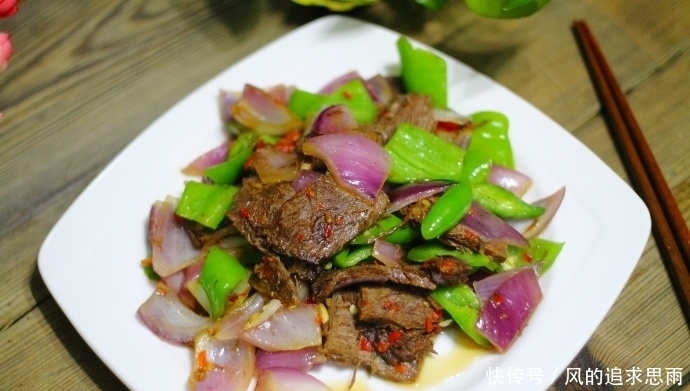 家常牛肉的简易做法,这么炒一盘,肉烂而不柴,朋友们直夸太好吃