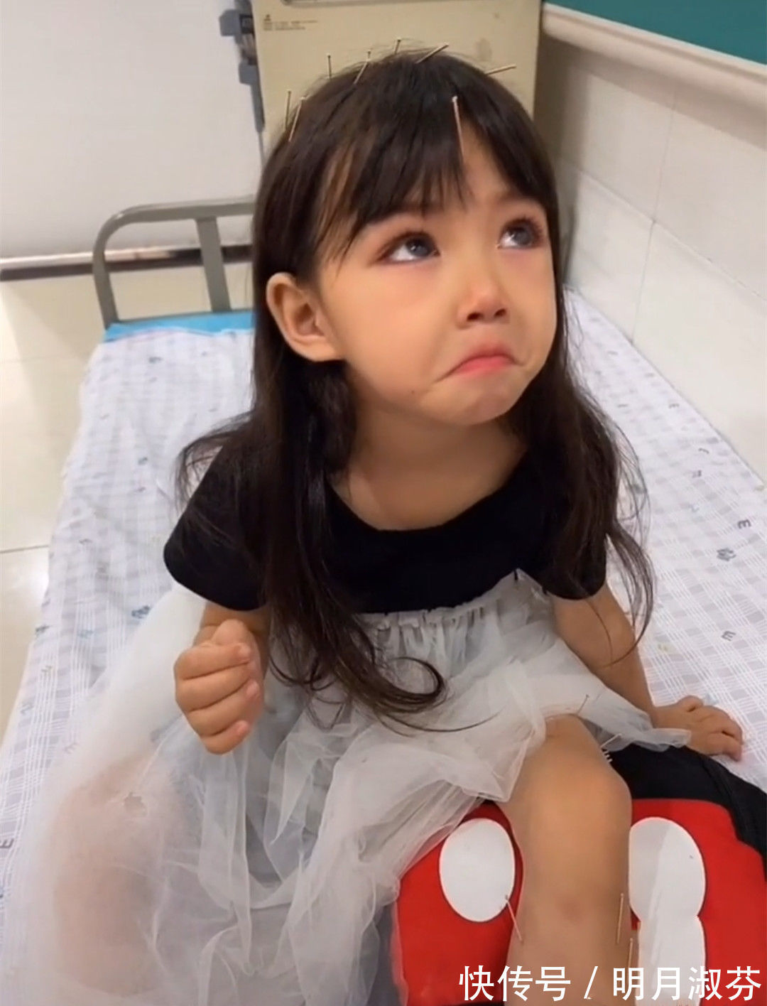 成长|跌落人间的“失声天使”,母亲用视频记录成长,网友:再生一个吧