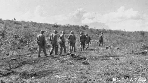 军旗|世界上最记仇的一个国家，日本军旗踩脚底，射杀17万战俘！