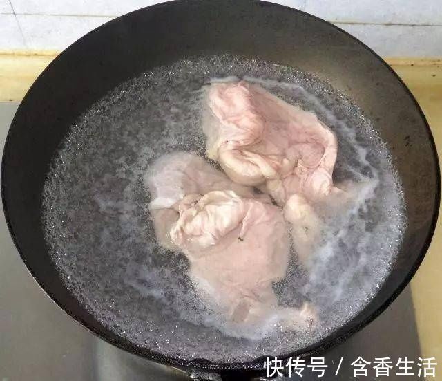 猪肚一炒就硬？因为你只会傻焯水！多加一步，吃起来又脆又嫩