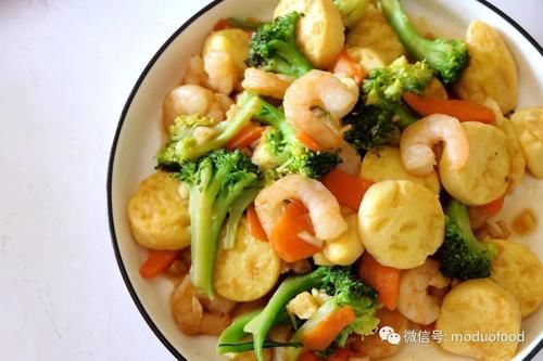  家里有老人和孩子，年夜饭推荐这道菜，做法简单营养好，清爽鲜嫩