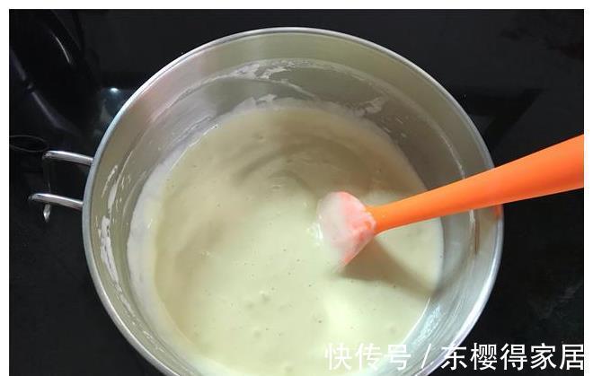 糯米粉新吃法,加4个鸡蛋,简单一做,外酥里糯,蓬松暄软超好吃