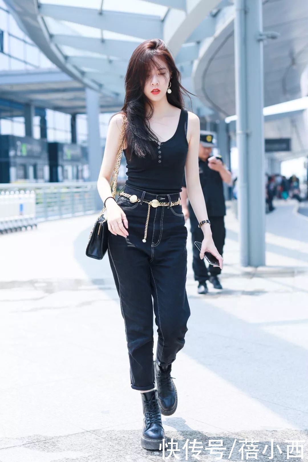 穿搭|马伊琍的私服穿搭又要火了，背心+半身裙简约又清凉，照穿也时髦