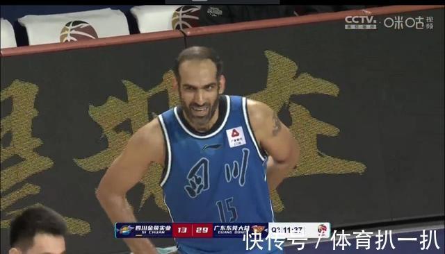 砍分|易建联胡明轩高效砍分,莱多打出气势,广东男篮55-35四川队
