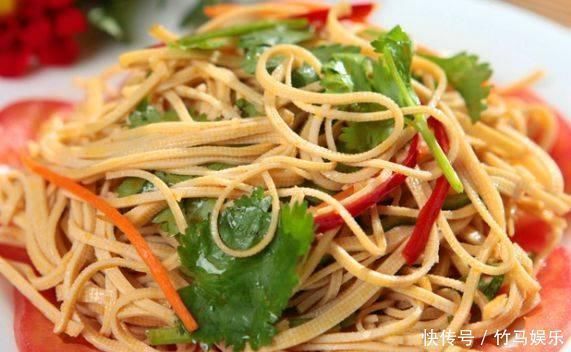 常吃|女性不想满脸皱纹，要常吃此物，皱纹少了，皮肤也细腻了