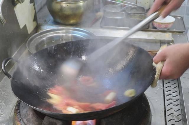  做出|大厨教你“红烧腐竹”，比肉还好吃，让你在家也能做出饭店的味道