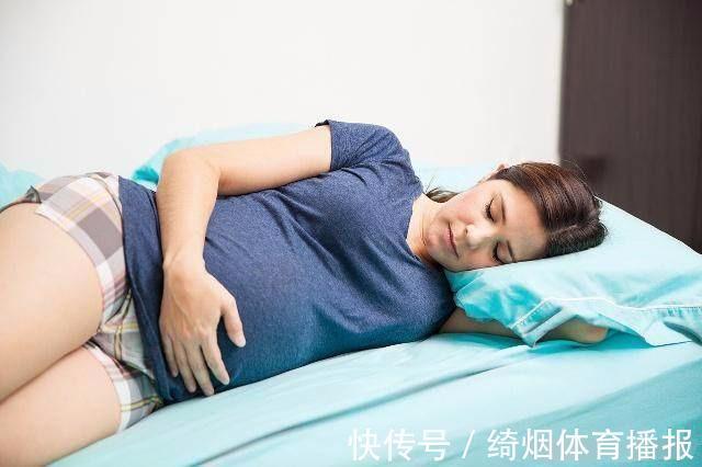 剖腹产|孕妈这个动作看似挺有爱,往往会致胎儿脐带绕颈,新手妈妈易犯错