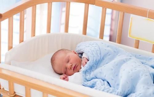 宝宝|宝宝的3种睡姿要注意,可能影响智商和颜值,中招的家长快纠正