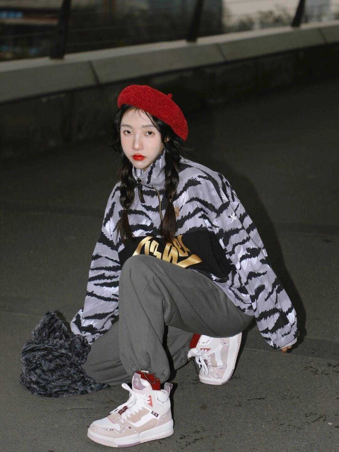 鎏金 今年流行“烫金元素”,个性时髦又有气场,普通人也能穿出高级感