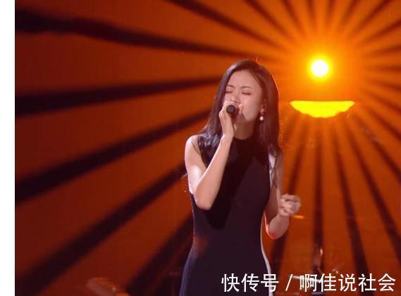 2021《好聲音》才結(jié)束后，就有兩位學(xué)員簽約燦星，都是顏值擔(dān)當(dāng)