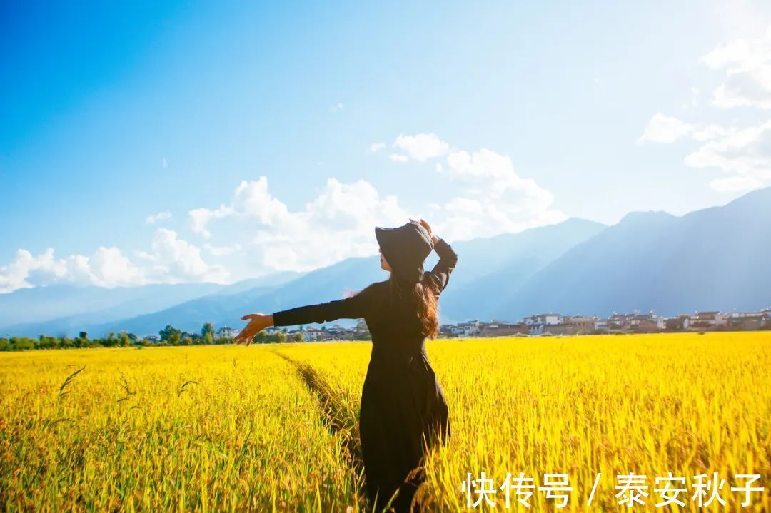 时髦 50岁女人春天这样穿:时髦又高级!