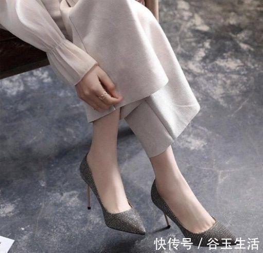 酒杯状 细高跟可以帮助你更加有自信,美观透气让脚部自由呼吸