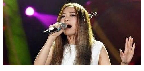 伴郎|13年戀愛(ài)終錯(cuò)付，張靚穎和結(jié)婚時(shí)的伴郎相戀，馮軻官宣簽約張碧晨