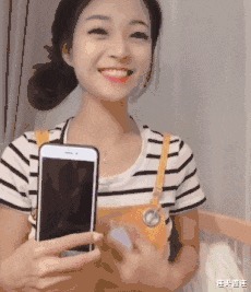 |搞笑GIF:妹子你是真会玩,摔下来的那一刻肯定后悔了吧!