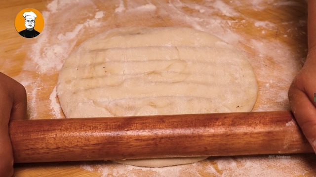 小吃摊卖10元一斤的酱香饼，告诉你秘制酱料配方，外脆里软又多层