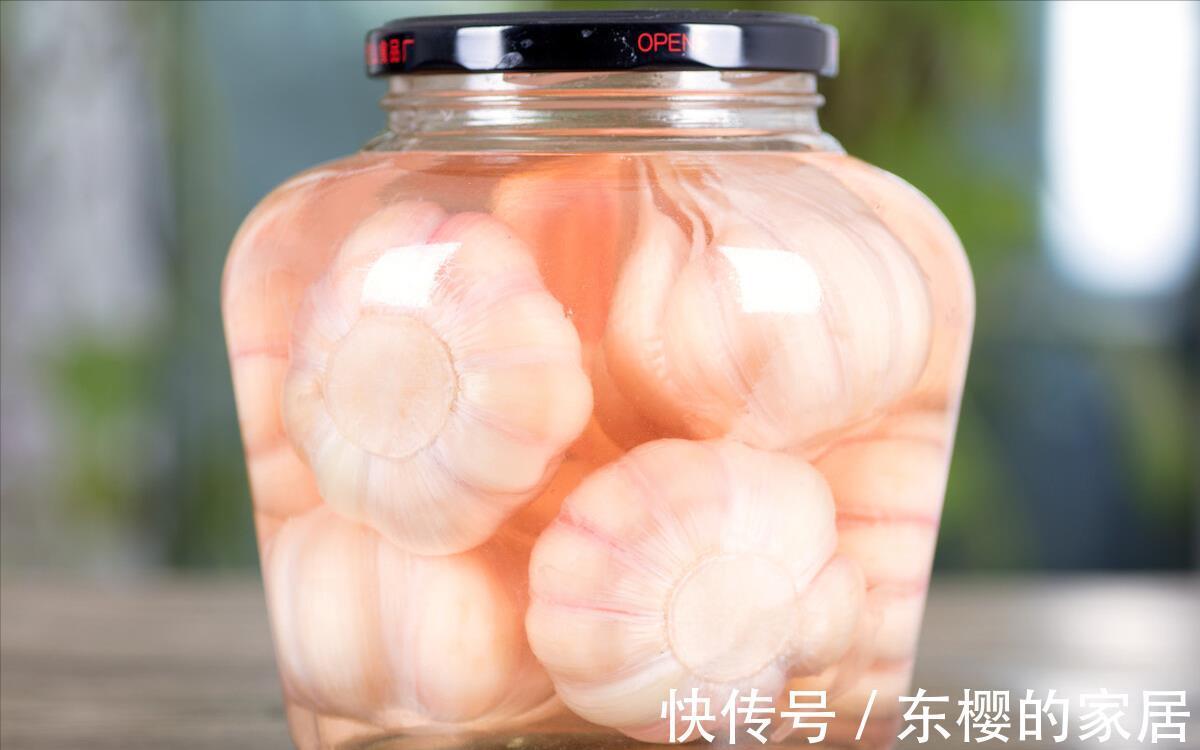 口感|腌糖醋蒜,别只会放糖和醋,记得多放1味料,口感酸甜嘎嘣脆
