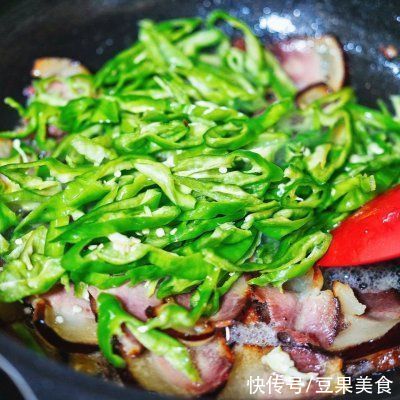 四川|吃一次就上瘾的四川老腊肉炒青椒
