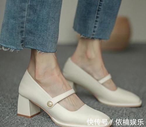 高跟鞋 很多美女都喜欢穿高跟鞋,那么穿高跟鞋掉后跟怎么办