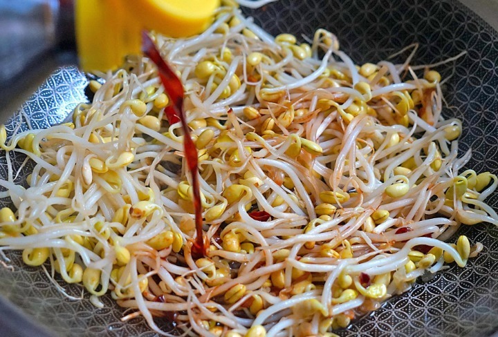 秋后养生吃什么好豆芽和此物是绝配，美味下饭，体重悄悄降下来