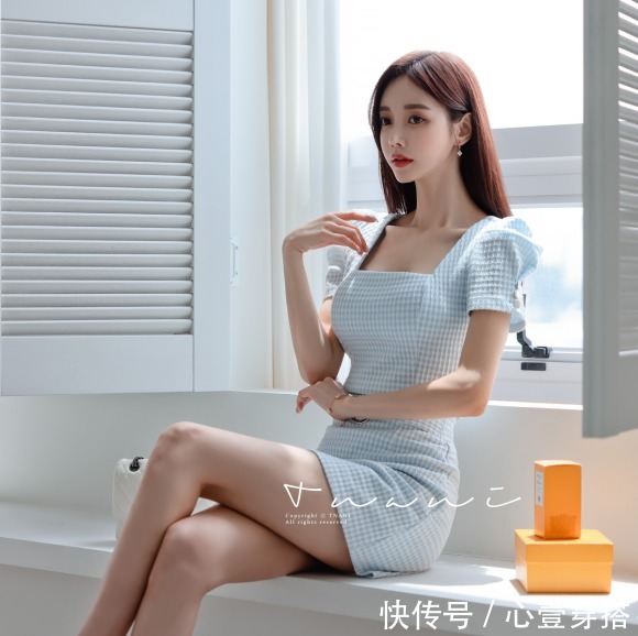 时尚|女神孙允珠高清时尚搭配:蓝色莎草汐砂清凉海岛包臀裙