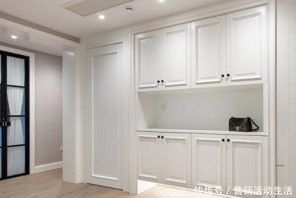 玄关柜|入户没人放鞋柜了，太不实用！不如学着设计一排柜，一进门贼漂亮！