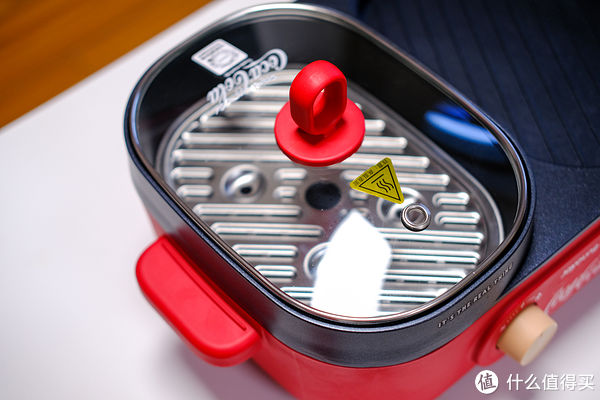 电火锅|九阳不粘涮烤一体机测评：1400W分区独立控温，品牌联名一定贵？