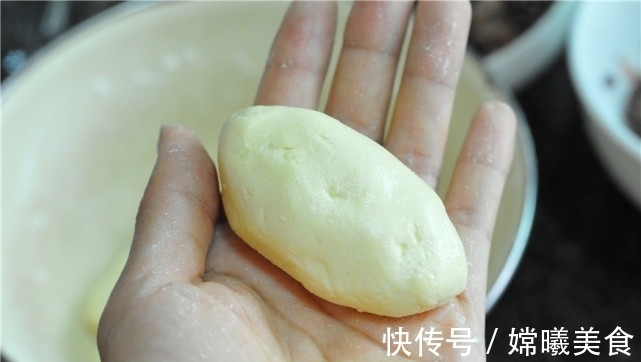 早餐|早餐别再蒸馒头了，教你懒人做法，比包子简单，比馅饼好吃，香！