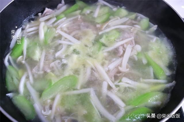 清热解暑|夏季喝汤，这3种食材是绝配，清热解暑营养丰富，我家常做