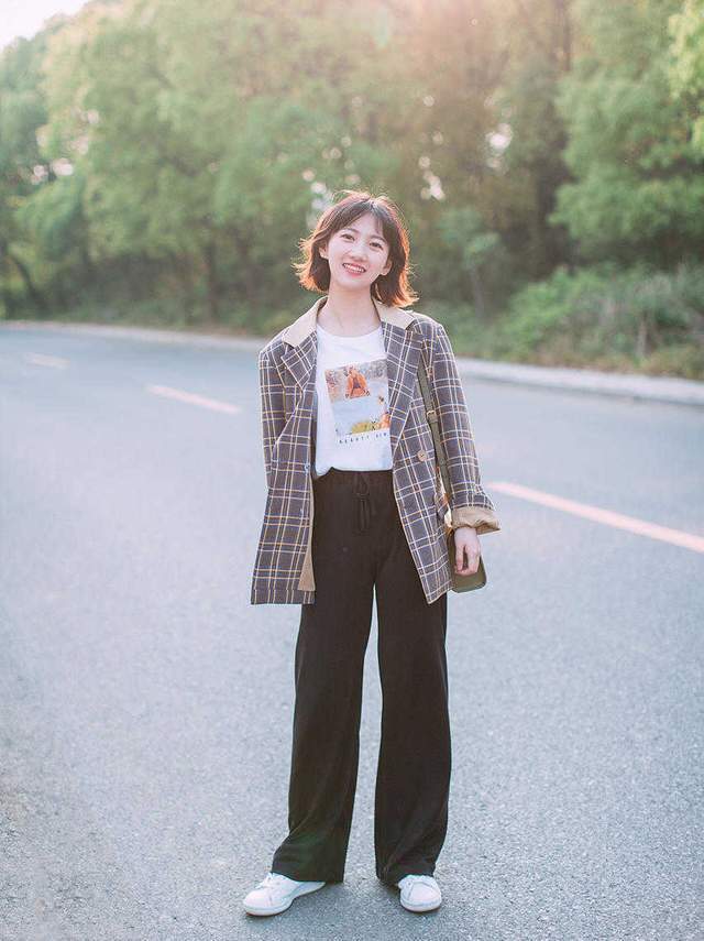 针织衫|梨形身材和微胖女孩最关心的搭配来了,针织衫配半身裙,显瘦显高