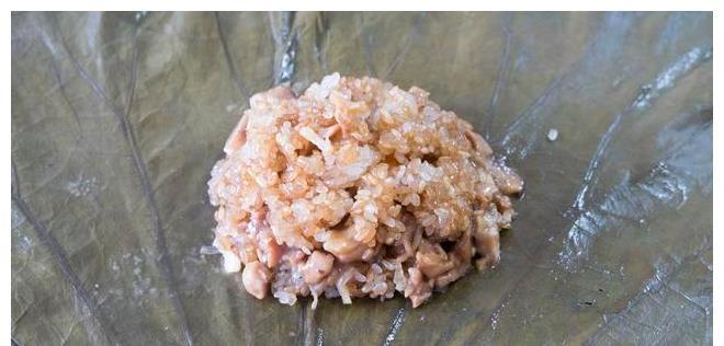 瑶柱|教你在家做荷叶糯米鸡,简单好做不繁琐,比炒菜省事,比粽子好吃