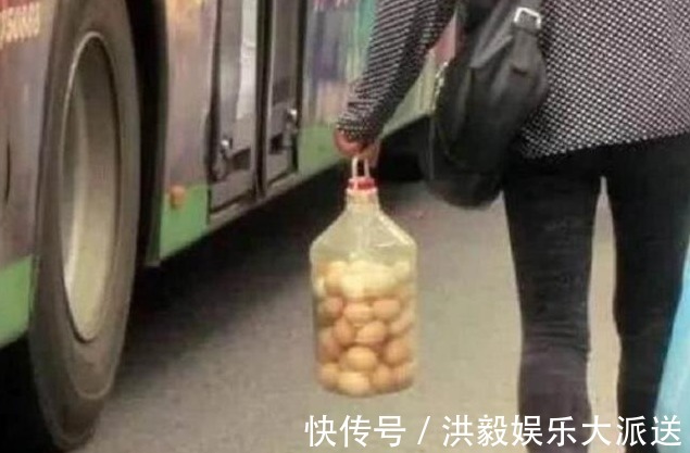 油桶里的鸡蛋是怎么放进去的呢我来为你解除疑惑，其实非常简单