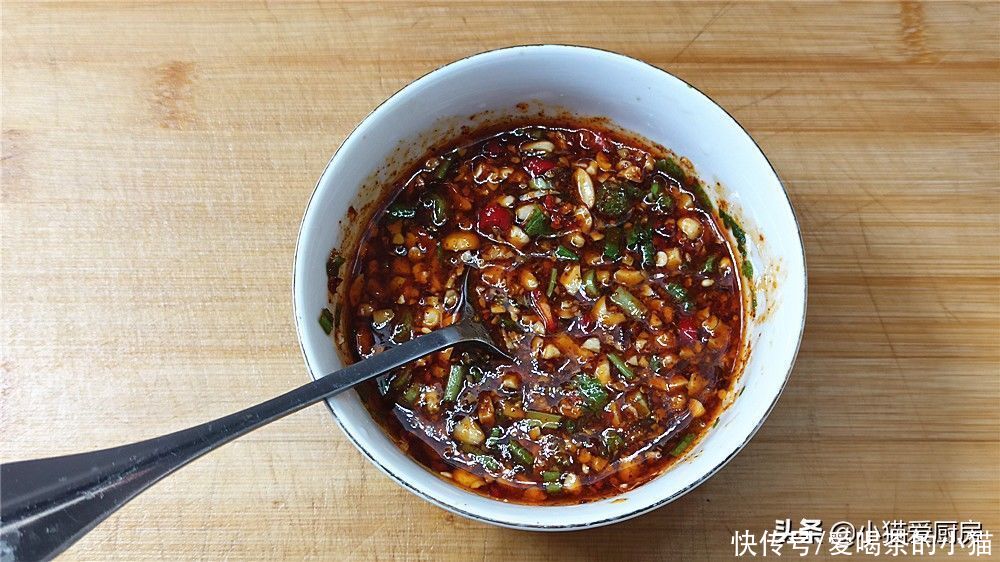 搅凉粉|从搅凉粉开始教你做酸辣凉粉，在家也能轻松吃到的美味，特解馋