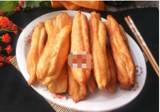 1斤面粉,2个鸡蛋,教你做空心小油条,蓬松柔软,做法简单快捷!