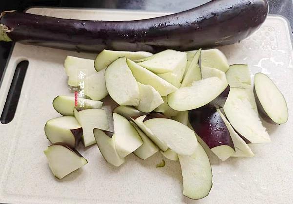 烧茄子|此菜上桌米饭总是见底，咸鲜下饭做法也简单，没胃口时就做它