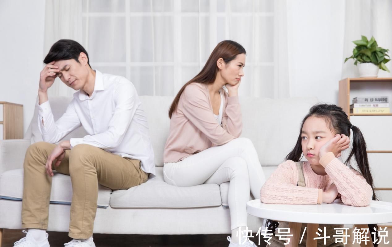 顶嘴|孩子被父母批评后,是“顶嘴”还是“收敛”?长大性格大有区别