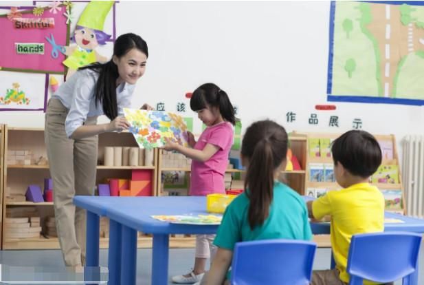 俩同龄孩子，一个上公立一个上私立幼儿园，上小学后差距越来越大