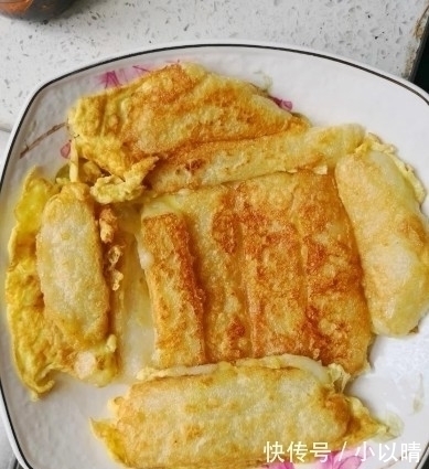 早餐就该吃此物,不放面粉,不醒面,喷香营养,刚出锅连吃3个