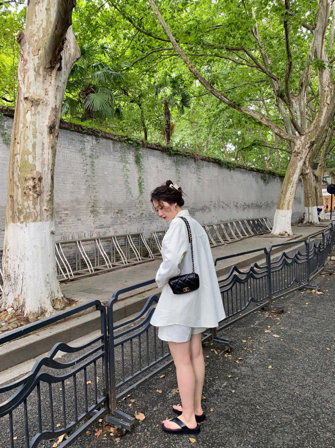 穿搭|时尚和大牌没啥关系,颜色搭配对了,依然能穿出高级感,漂亮大气