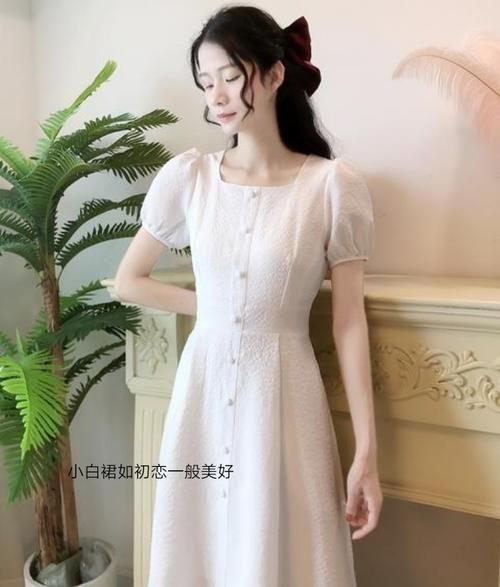 初春最时髦的3款连衣裙，5种搭配法则，掌握多种风格
