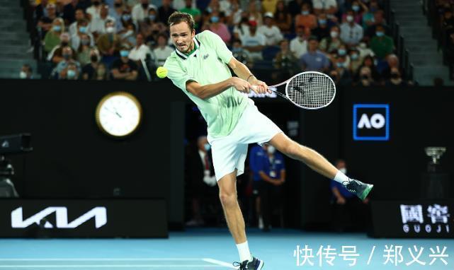 费德勒|双圈大满贯!纳达尔3-2逆转梅总澳网夺冠 21冠超费德历史第一