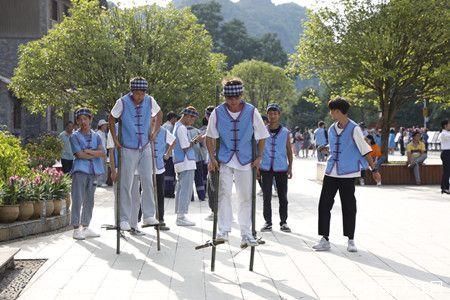 布依|避暑度假到贵州 百家媒体看安顺