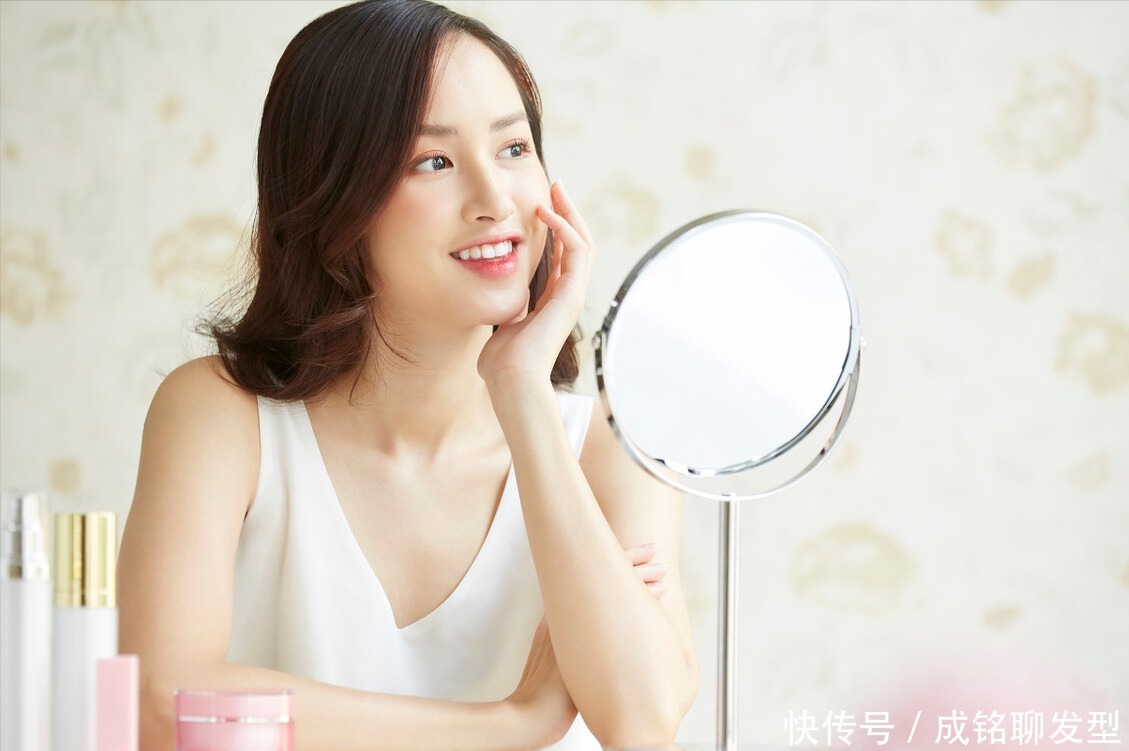 黑长直不香吗?明知道染发伤头发,为啥还有很多女人喜欢染发?